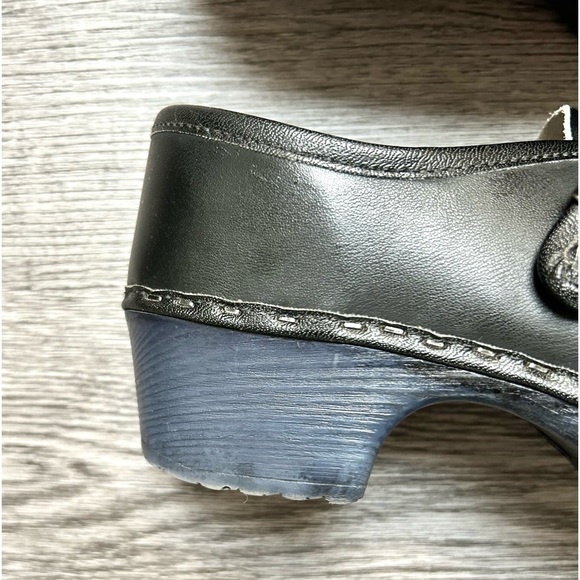 Uggelbo Toffeln Black Leather Clogs | 40 - Picture 5 of 11